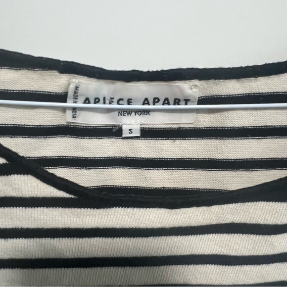 Apiece Apart Neem Tee in Excellent Pre Loved Condition - Picture 4 of 5